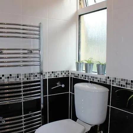 Guest house The Big Tree And Self Catering 4*